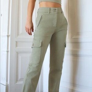 Aritzia Wilfred Free Modern Cargo Pant